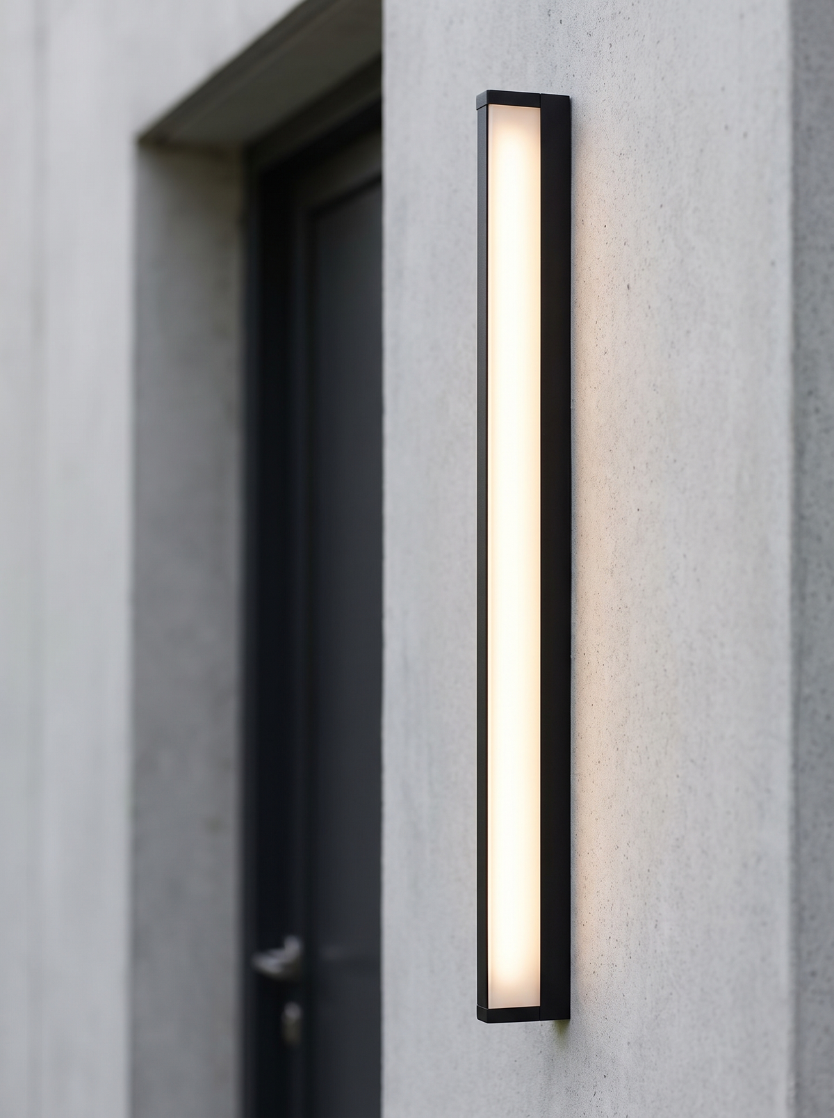 Slim Bar Outdoor Wall Light close up