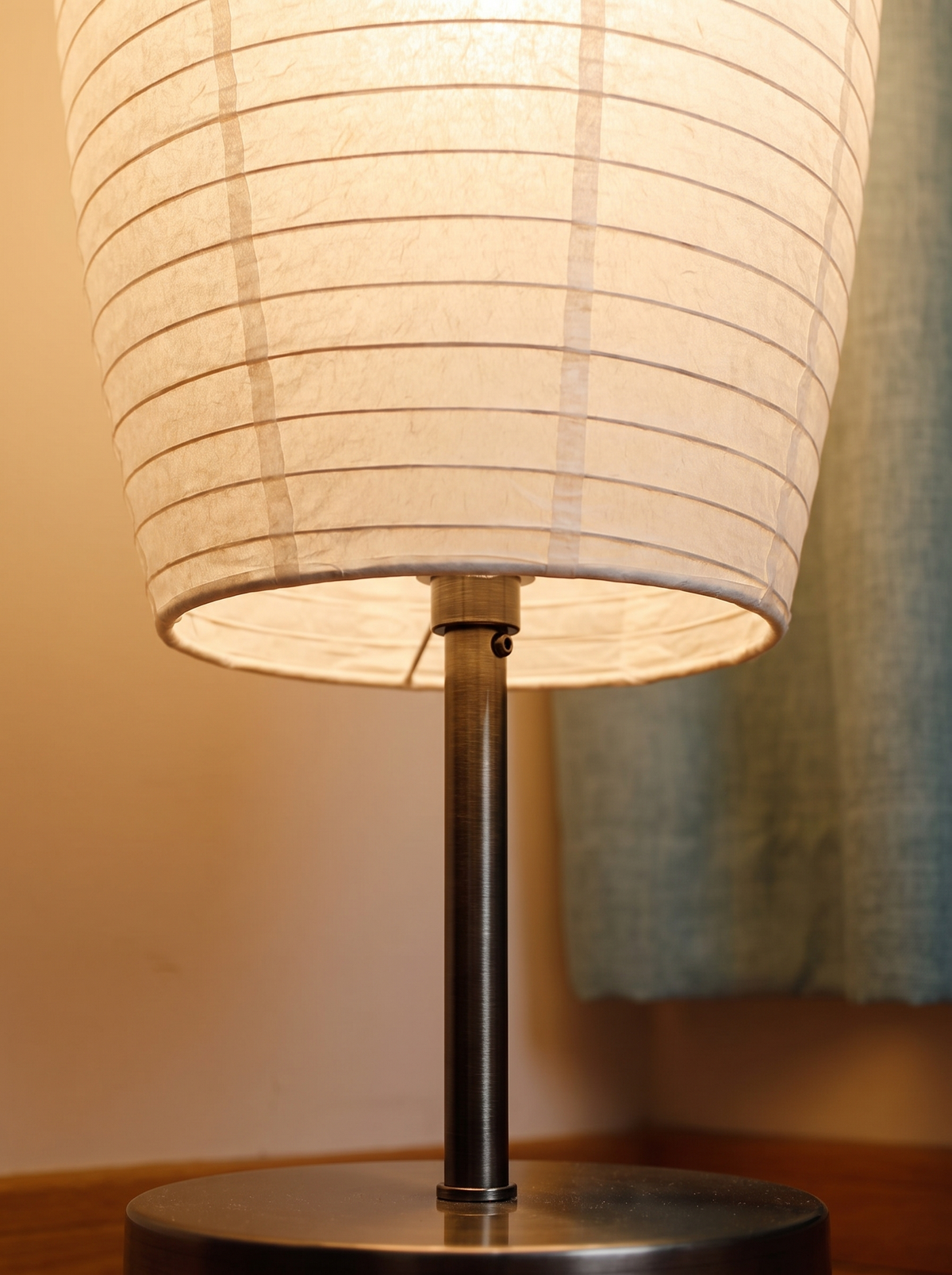 Rice Paper Column Floor Lamp close up