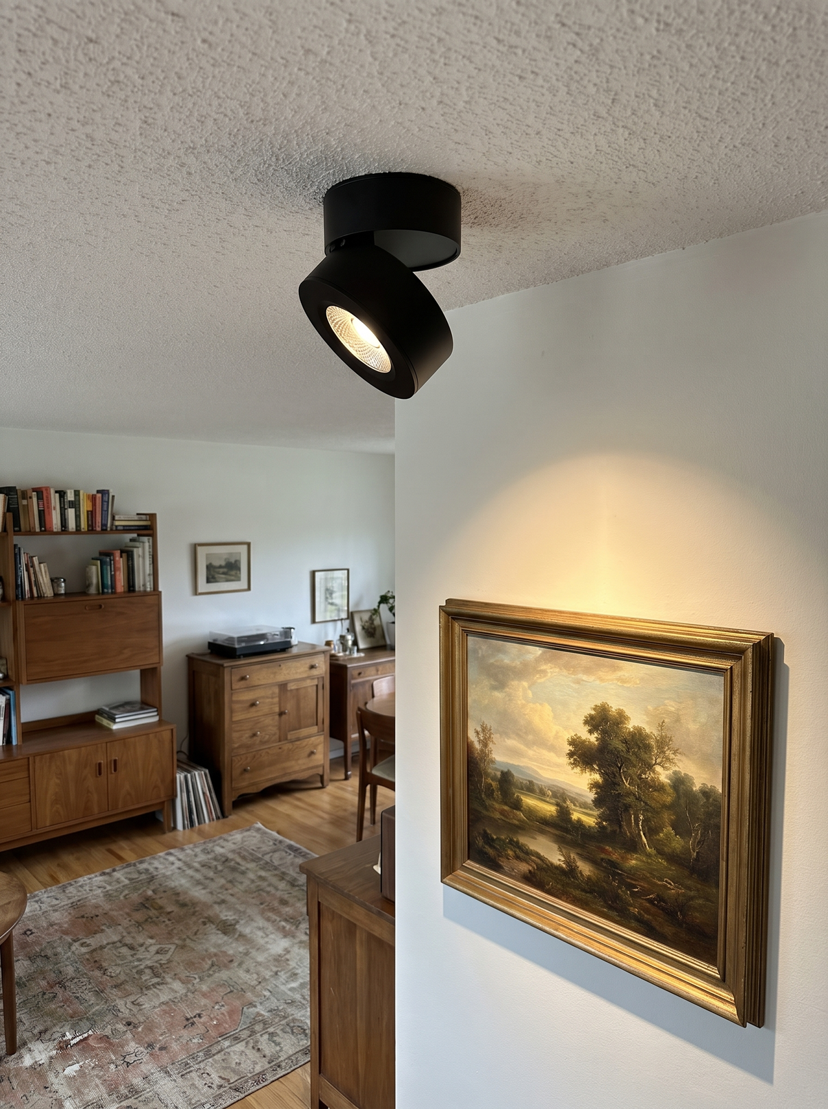 Adjustable Spotlight White image with text slot 2
